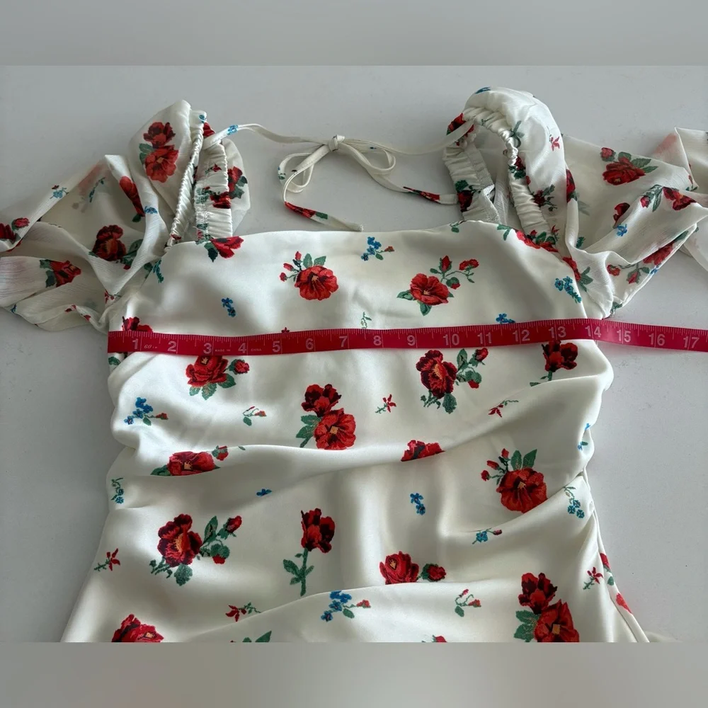 NWT WeWoreWhat Puff Sleeve Floral Dress